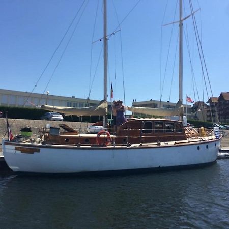 Port Deauville Yacht Vintage المظهر الخارجي الصورة