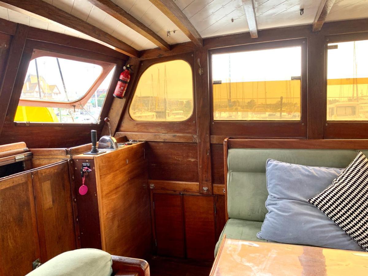 Port Deauville Yacht Vintage المظهر الخارجي الصورة