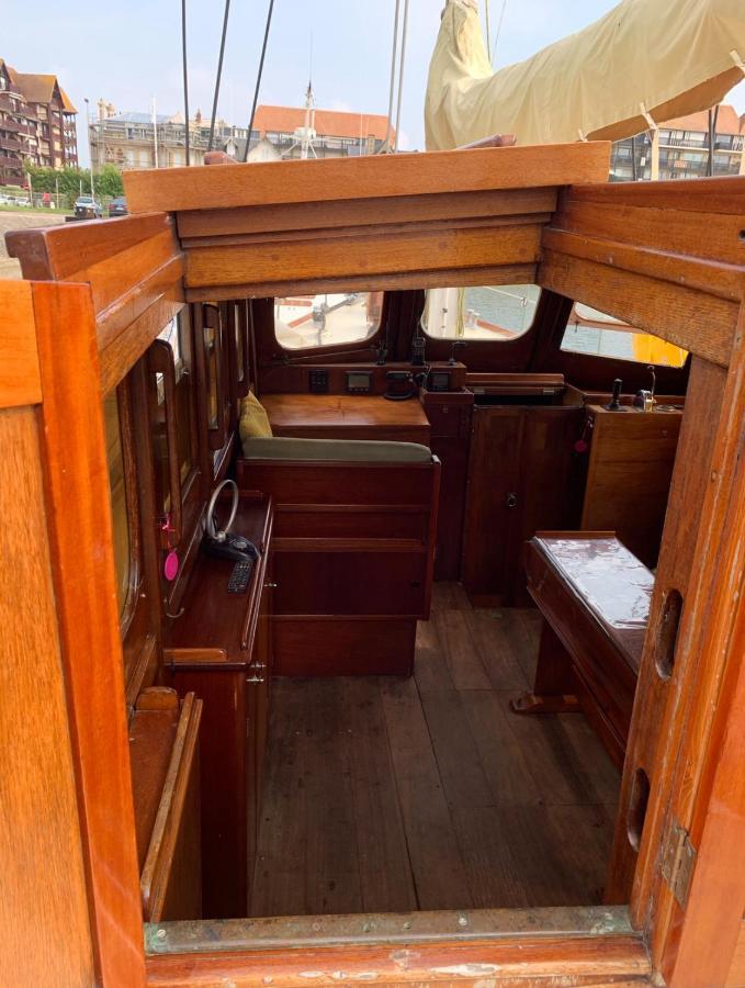 Port Deauville Yacht Vintage المظهر الخارجي الصورة